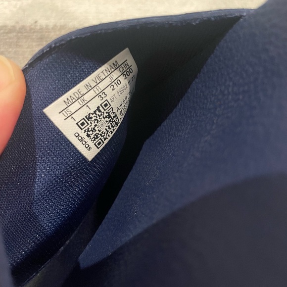 Adidas Kids Adilette Shower Slides Sandals Boys Size 1 Nayy Blue - Picture 5 of 5